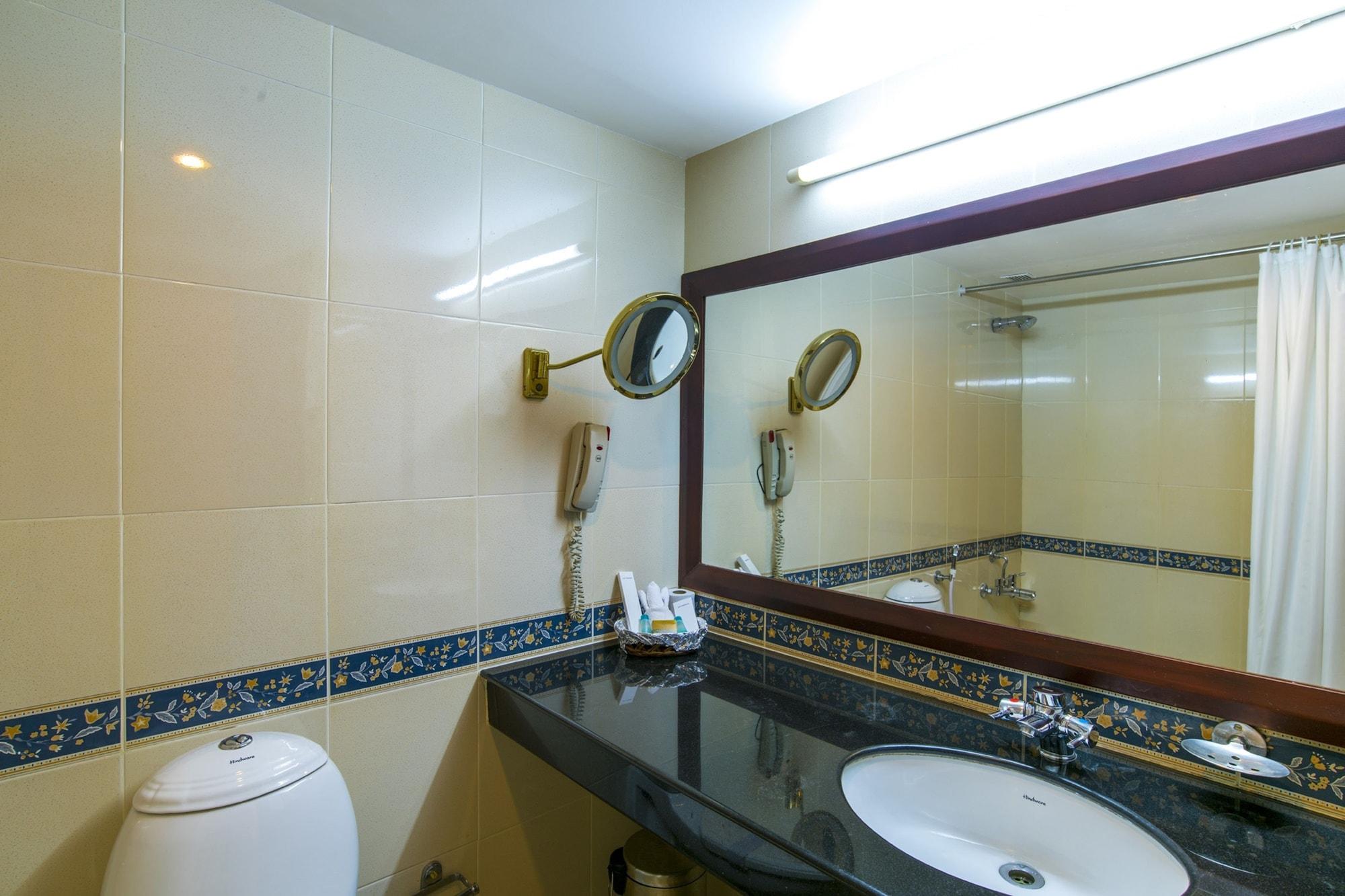 נדומבסרי Golf View Hotels & Suites מראה חיצוני תמונה