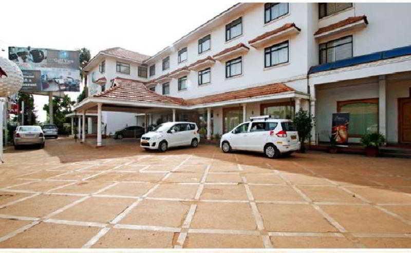 נדומבסרי Golf View Hotels & Suites מראה חיצוני תמונה