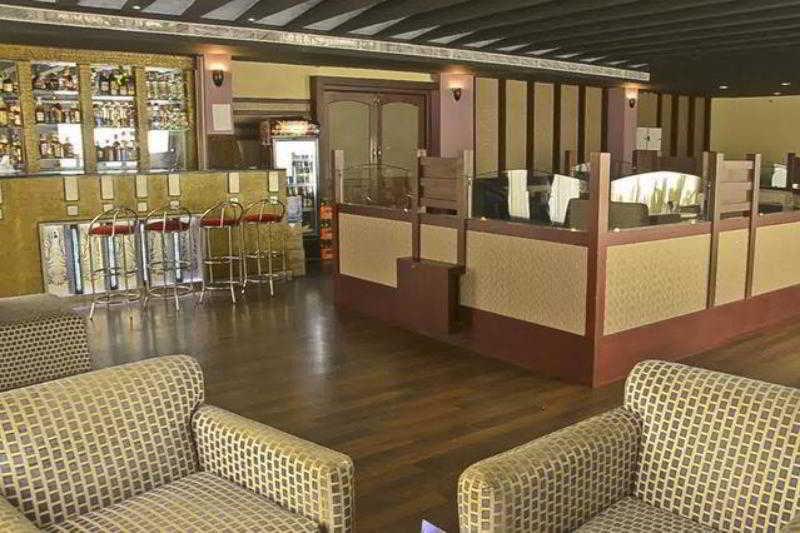 נדומבסרי Golf View Hotels & Suites מראה חיצוני תמונה