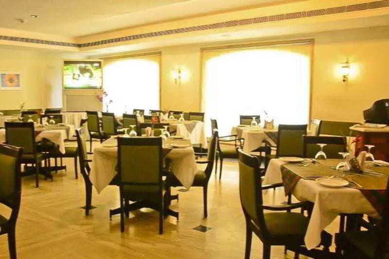 נדומבסרי Golf View Hotels & Suites מראה חיצוני תמונה
